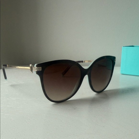 Tiffany & Co. Turquoise Gift Box - Picture 5 of 5